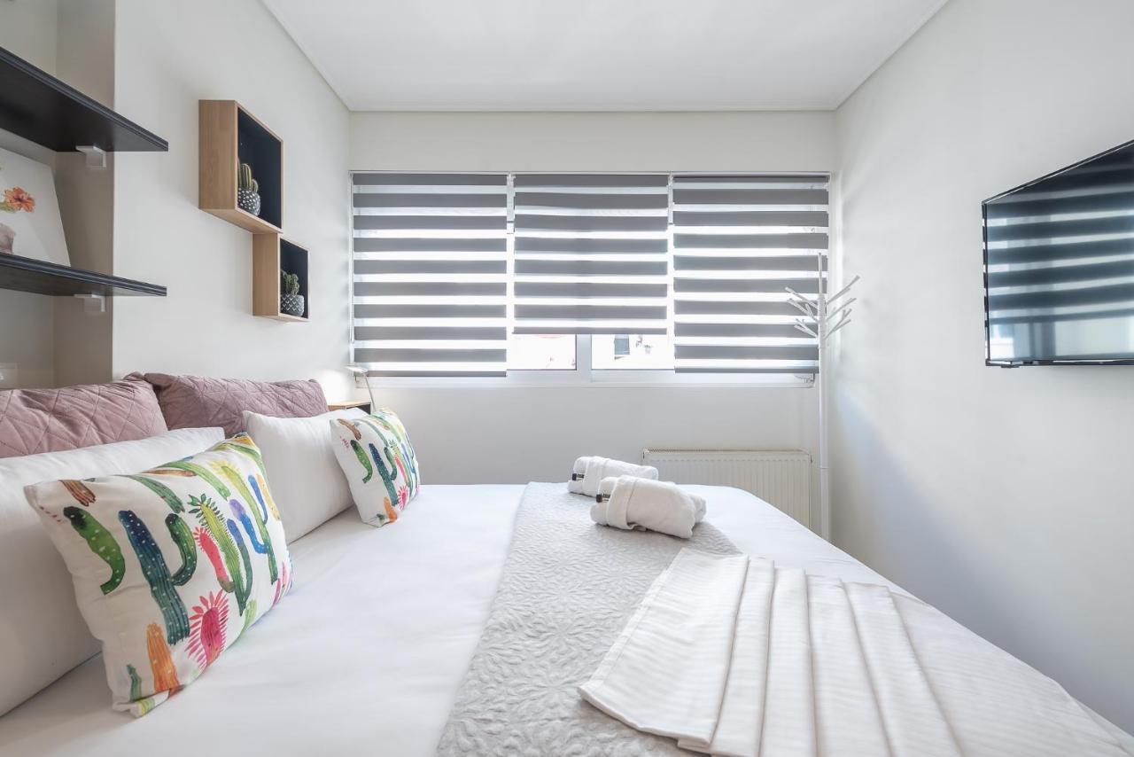 Elegant With Balcony By Cloudkeys Apartamento Atenas